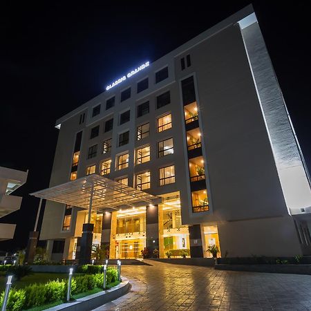 Classic Grande,A Member Of Radisson Imphal Buitenkant foto