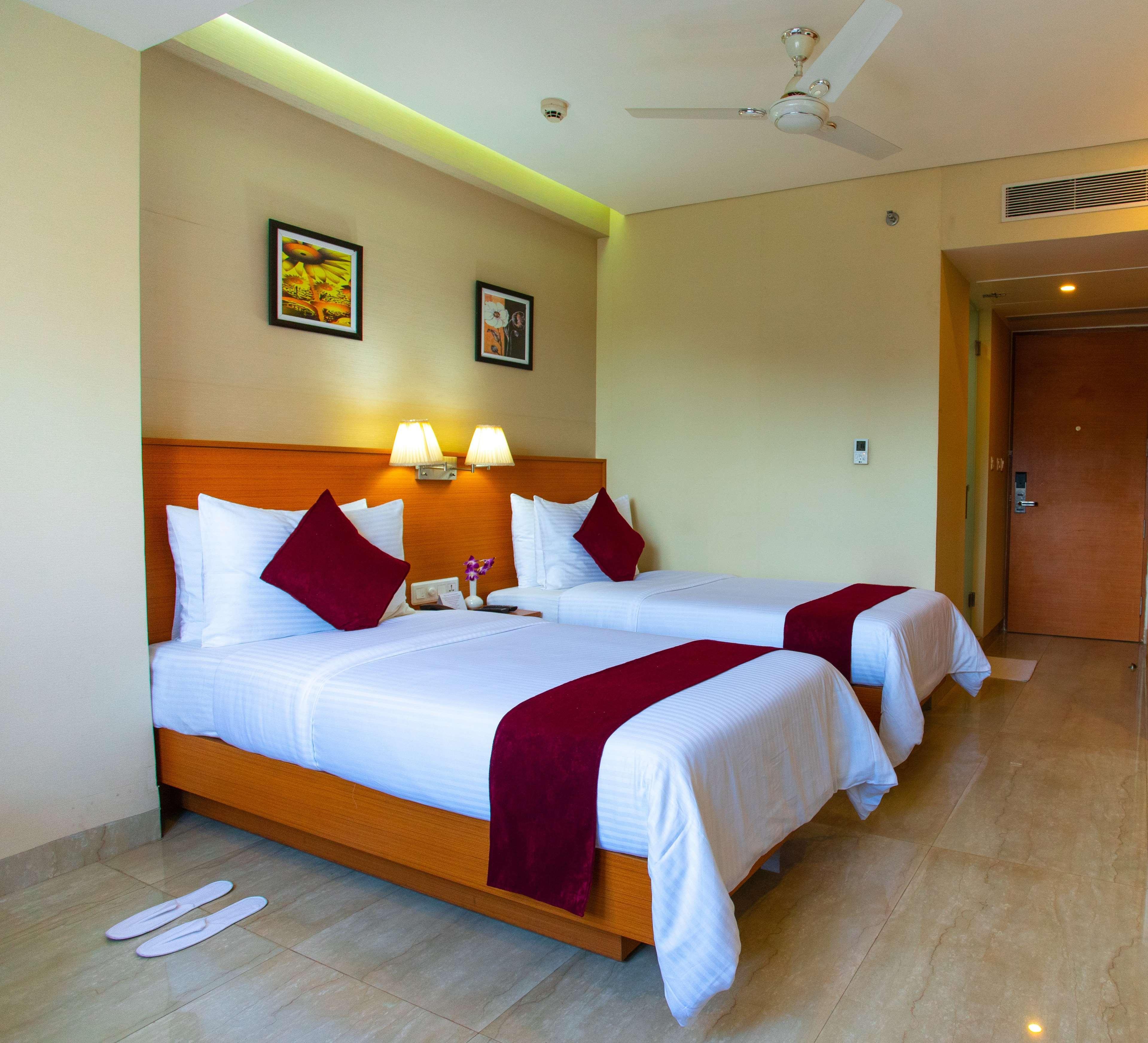 Classic Grande,A Member Of Radisson Imphal Buitenkant foto