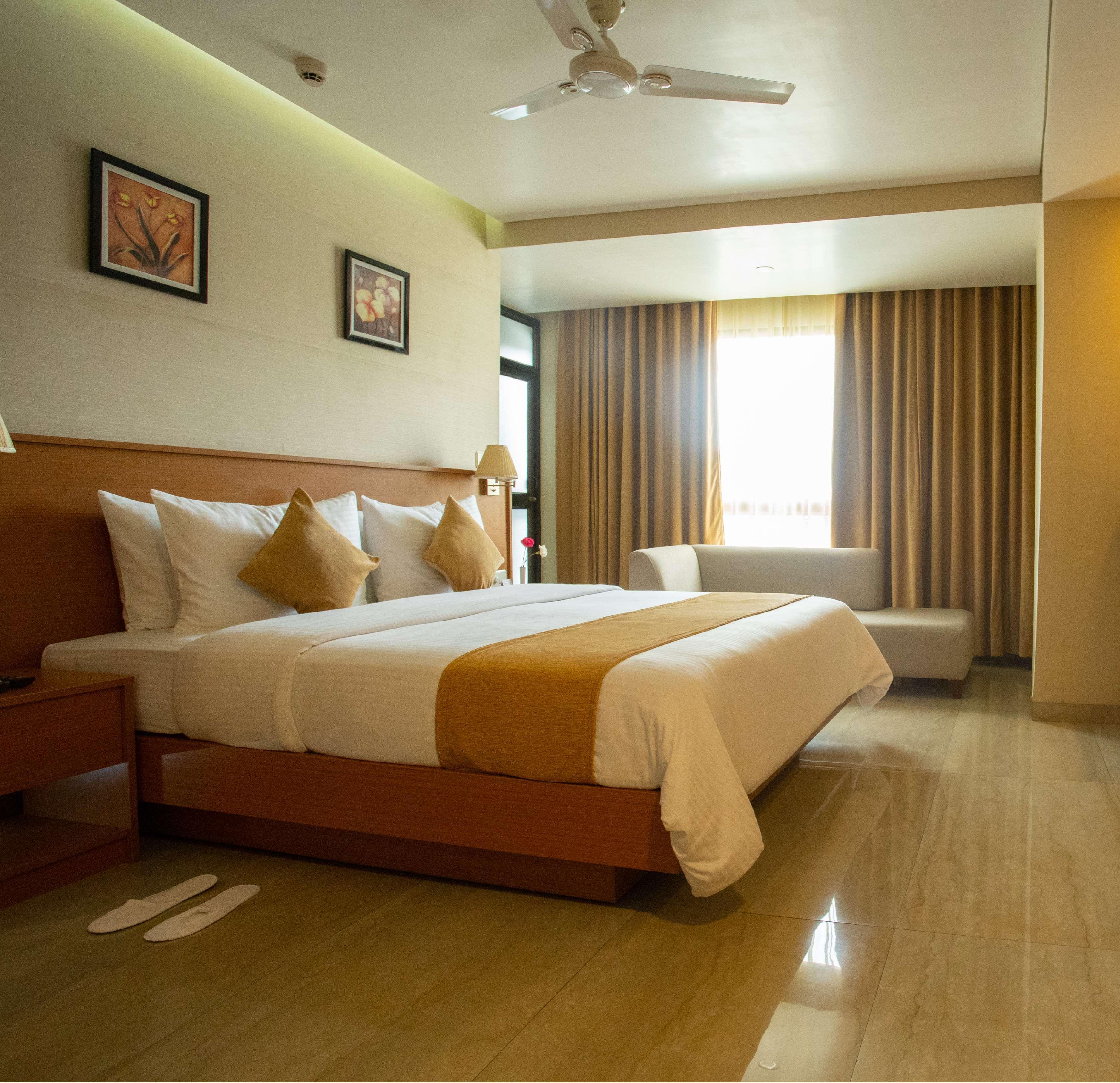 Classic Grande,A Member Of Radisson Imphal Buitenkant foto