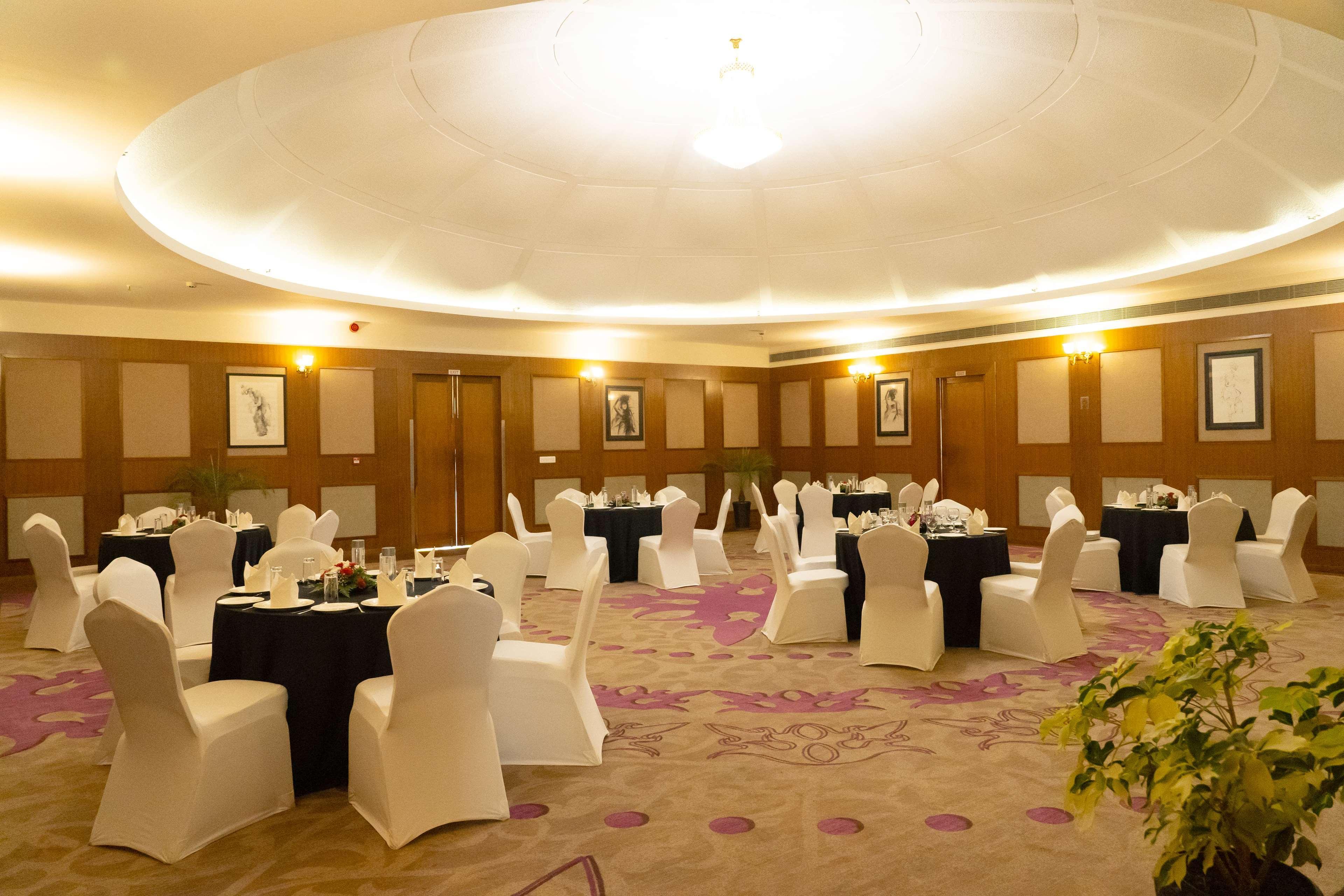 Classic Grande,A Member Of Radisson Imphal Buitenkant foto