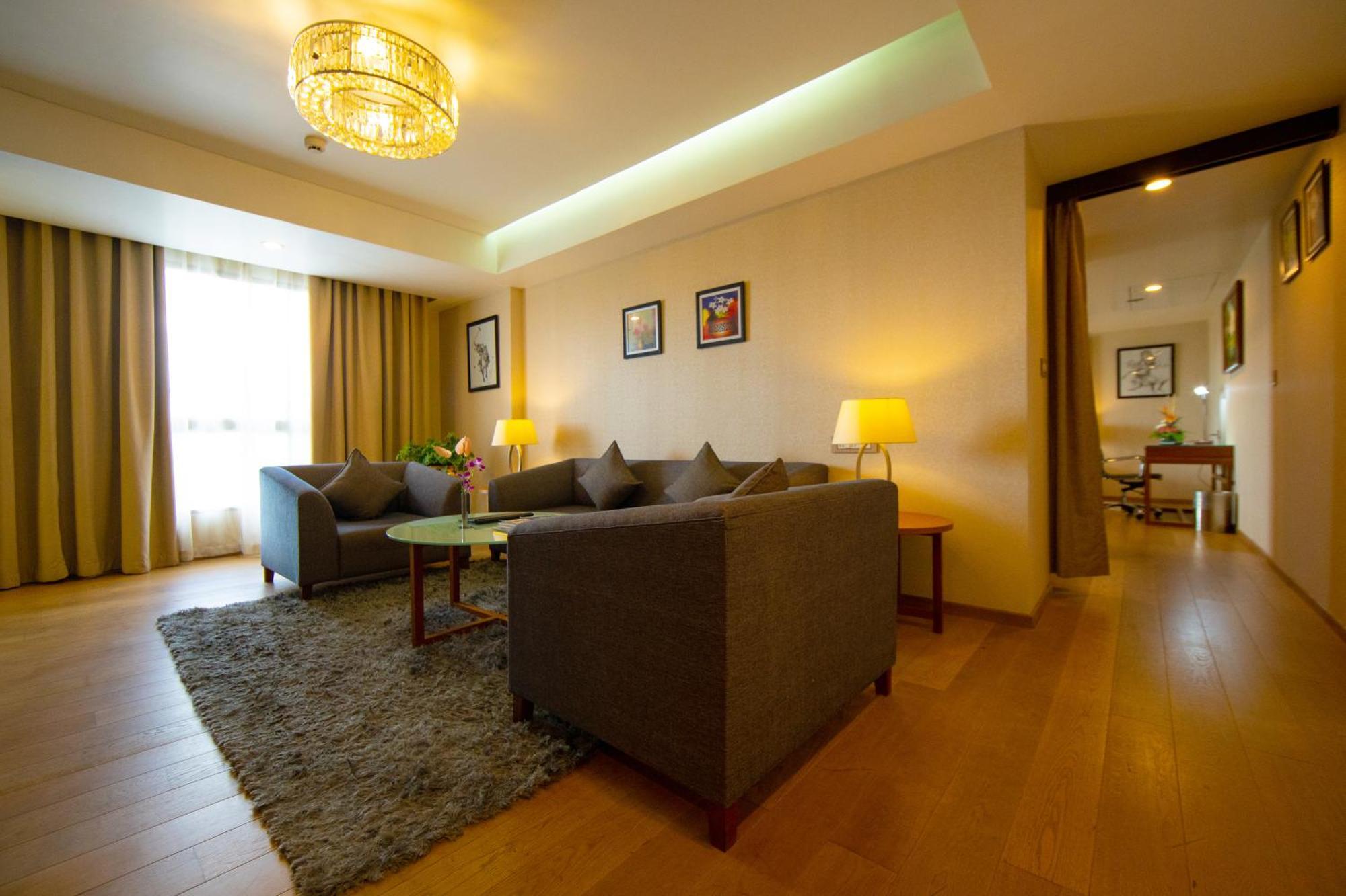 Classic Grande,A Member Of Radisson Imphal Buitenkant foto
