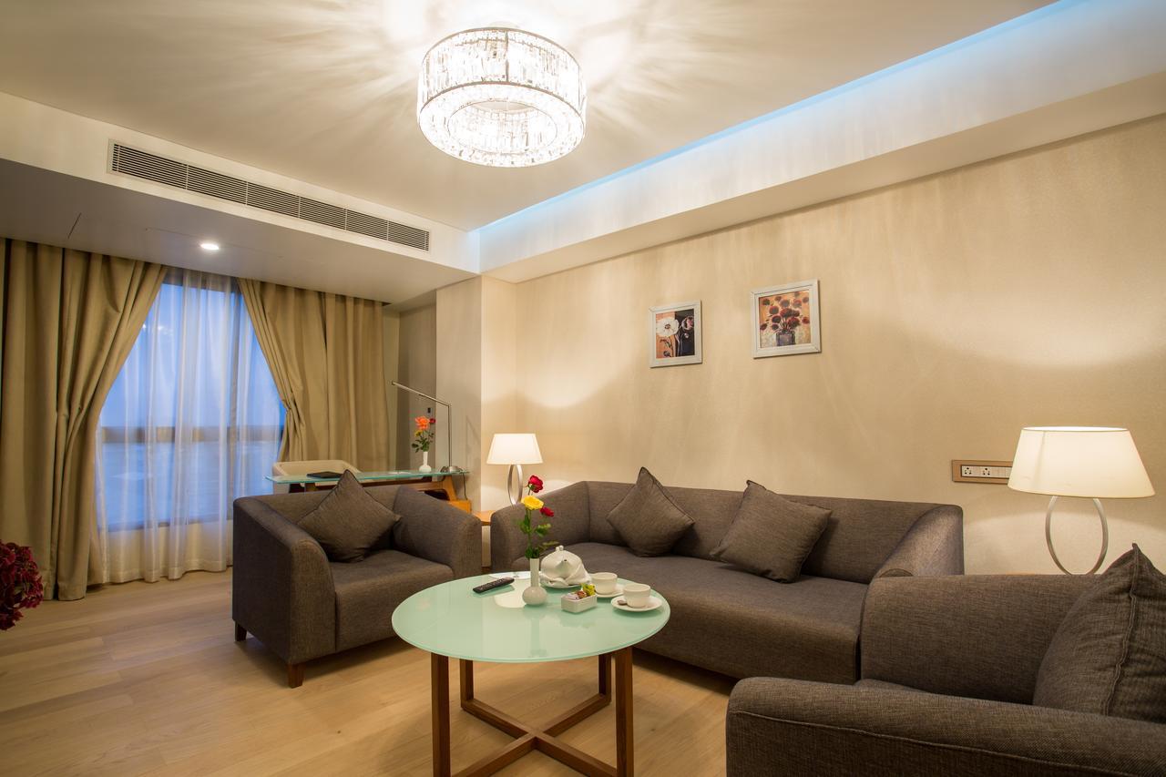 Classic Grande,A Member Of Radisson Imphal Buitenkant foto