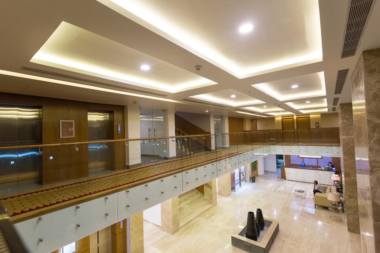 Classic Grande,A Member Of Radisson Imphal Buitenkant foto